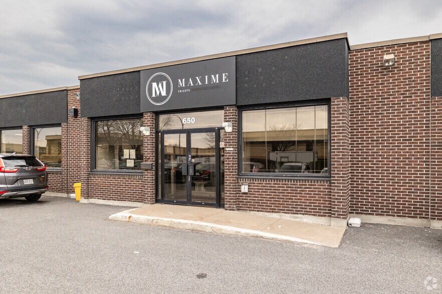 More Photos Of 600-650 Boul Lebeau, Montréal Warehouse For Lease