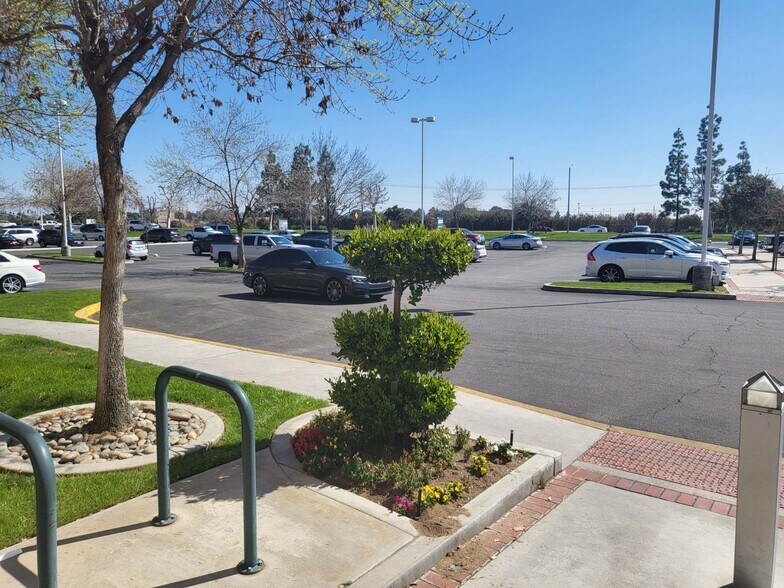More Photos Of 9900 Stockdale Hwy, Bakersfield Medical For Sale