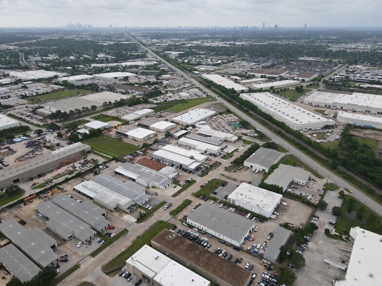 More Photos Of 5094 Steadmont Dr, Houston Manufacturing For Lease