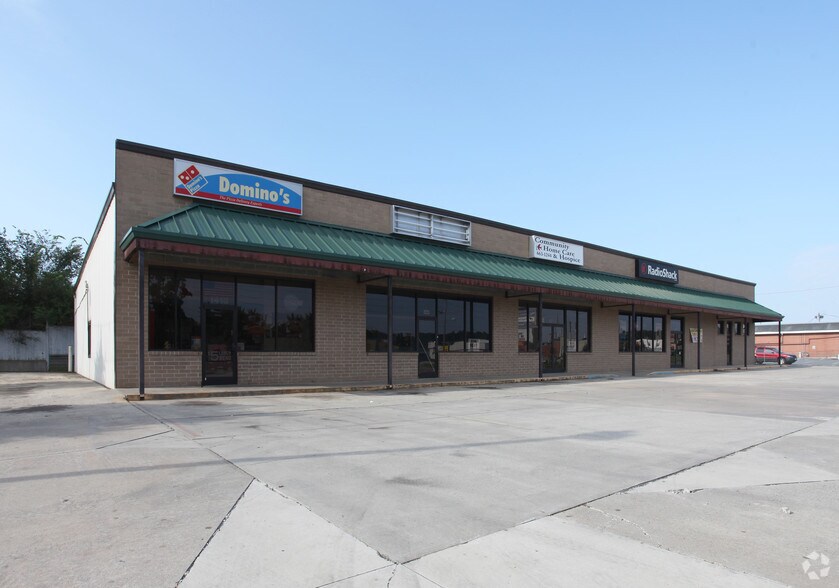 Primary Photo Of 1410-1418 E 11th St, Siler City Unknown For Lease