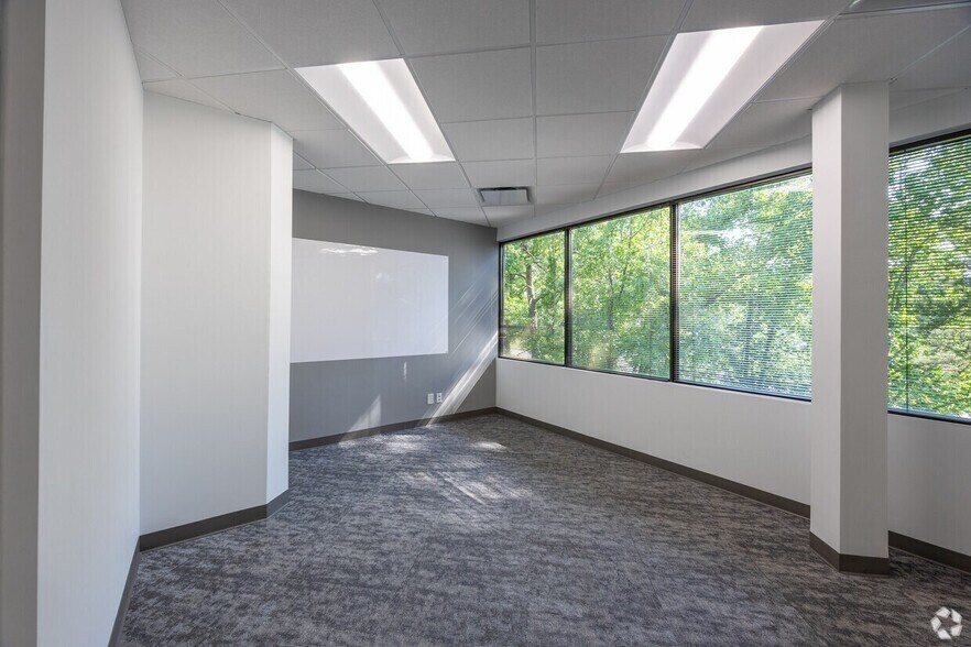 More Photos Of 2400 Lake Park Dr SE, Smyrna Office For Lease