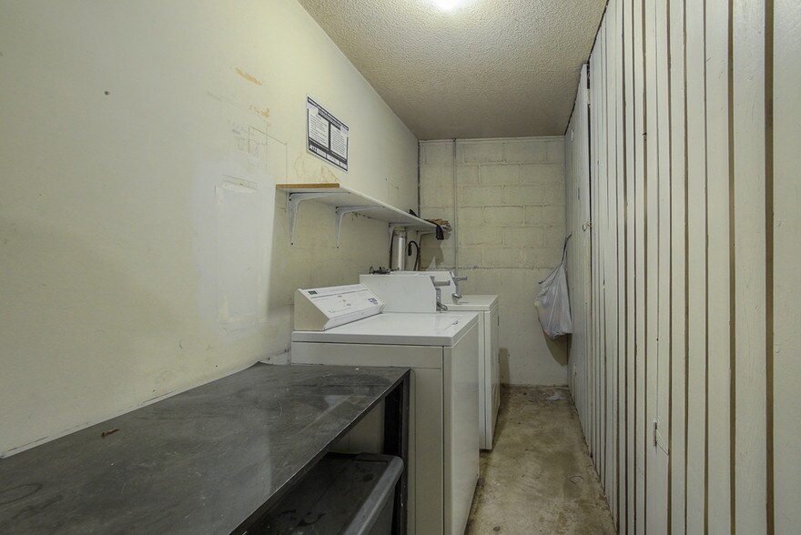 More Photos Of 7504 Wyoming St, Kansas City Apartments For Sale