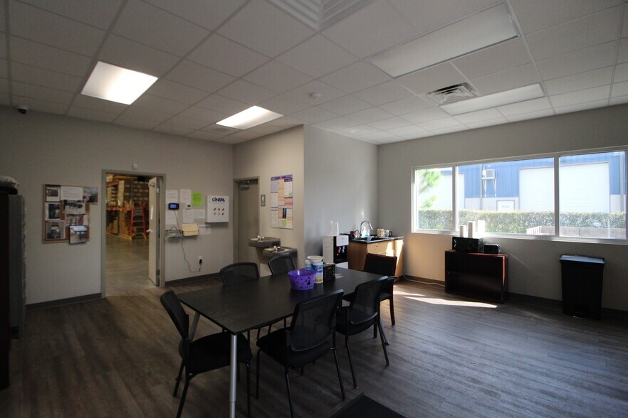 More Photos Of 2023 59th Ter E, Bradenton Warehouse For Lease