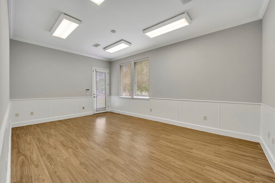 More Photos Of 840 E I-20 Hwy, Arlington Medical For Sale