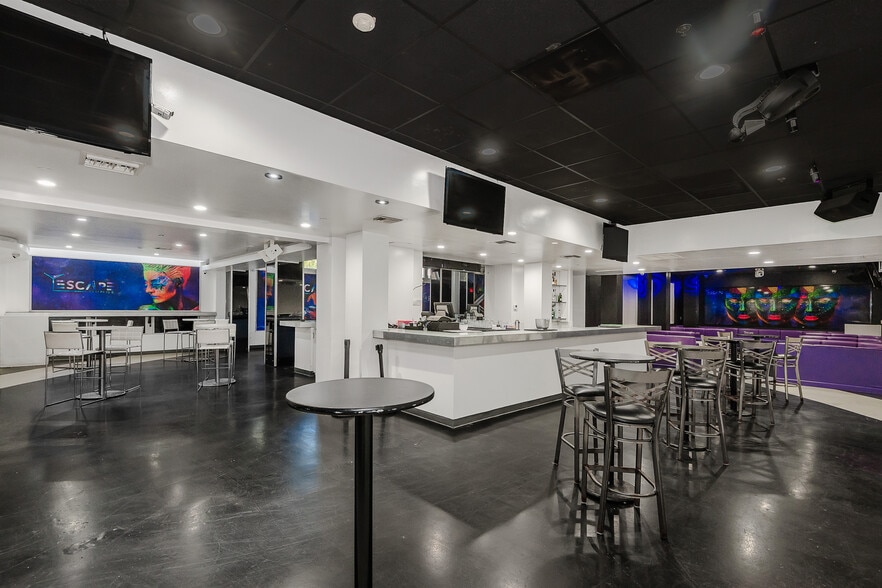 More Photos Of 145 SW 1st Ave, Fort Lauderdale Bar For Lease
