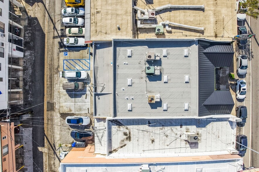 More Photos Of 5310-5314 Laurel Canyon Blvd, Valley Village Freestanding For Sale