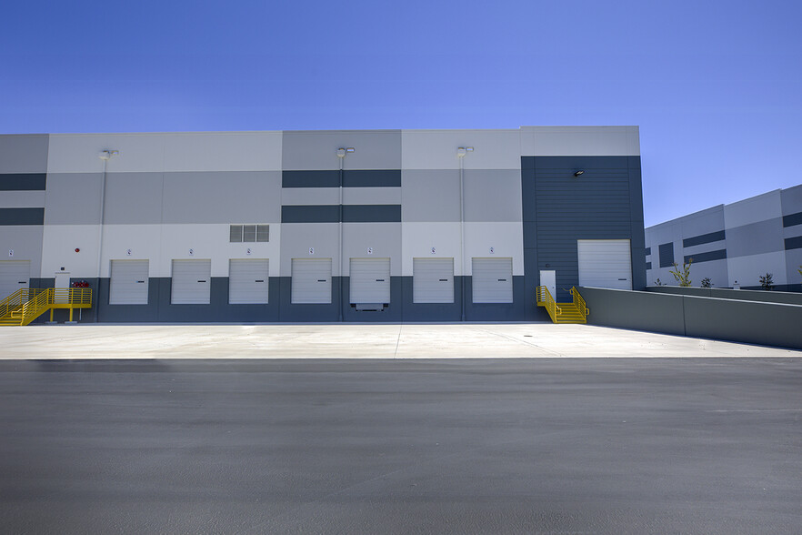 More Photos Of 7425 Lone Tree Rd, Sacramento Distribution For Lease