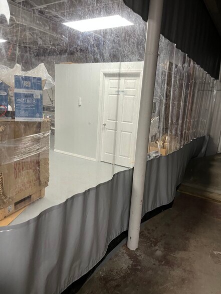 More Photos Of 1917 N Dixie Hwy, West Palm Beach Storefront Retail Office For Lease