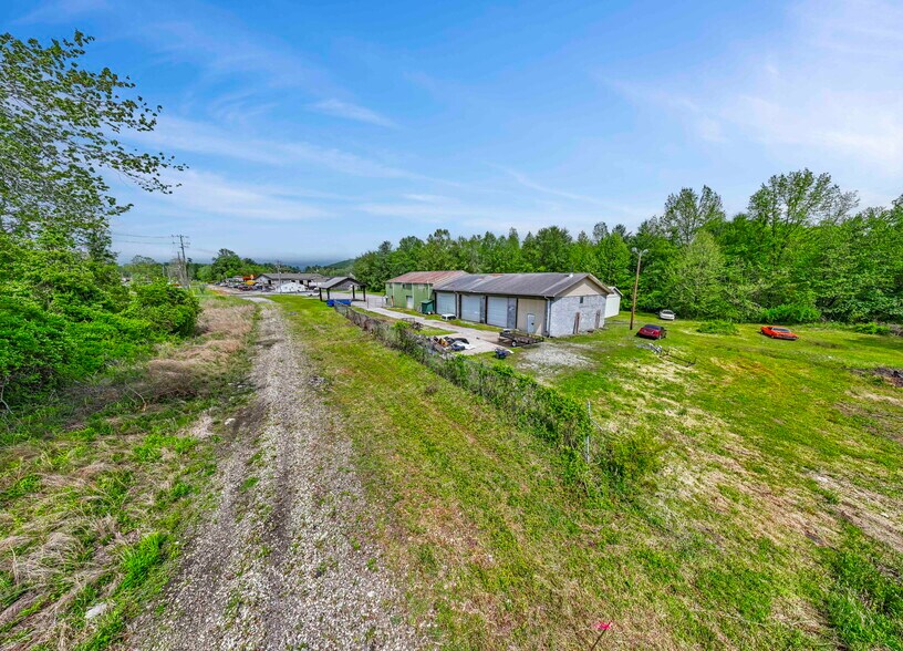 More Photos Of 5 Etowah School Rd, Etowah Warehouse For Sale