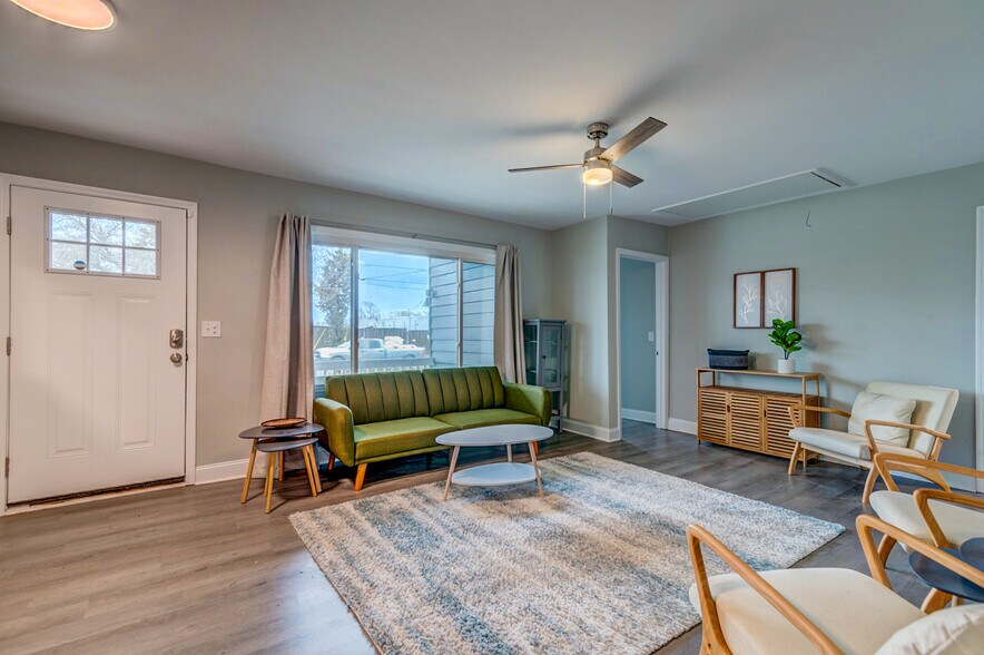 More Photos Of 2703 Spruill Ave, North Charleston Office For Sale