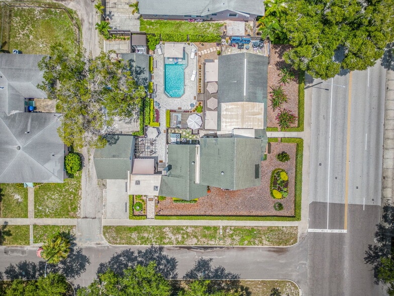 More Photos Of 2801 7th Ave N, Saint Petersburg Hospitality For Sale