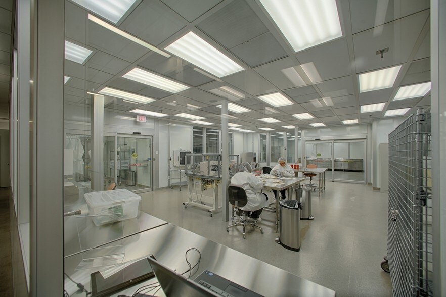 1100 Old Ellis Rd, Roswell, GA 30076 Lofts/Showrooms For Lease