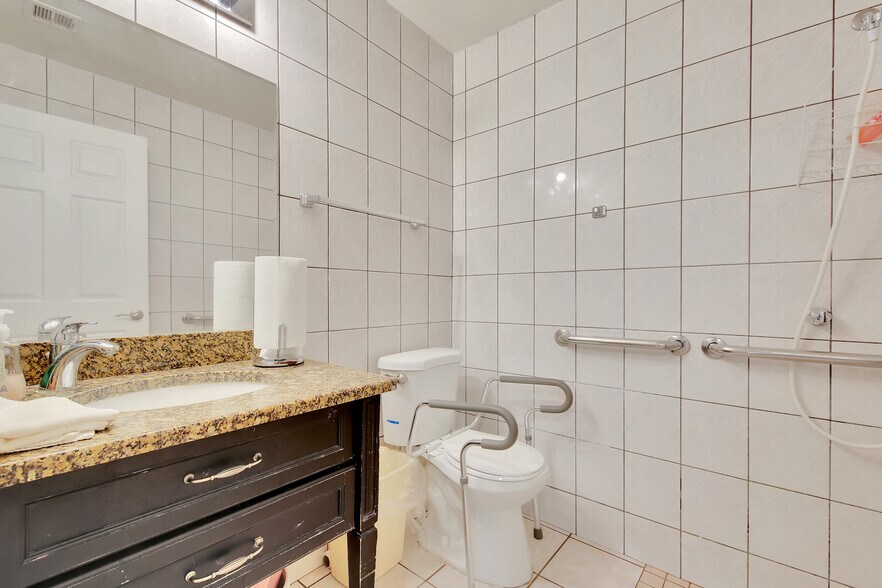 More Photos Of 7861 W Brown St, Peoria Assisted Living For Lease