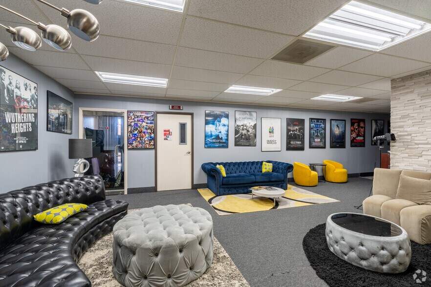 More Photos Of 6920 Miramar Rd, San Diego Loft Creative Space For Lease