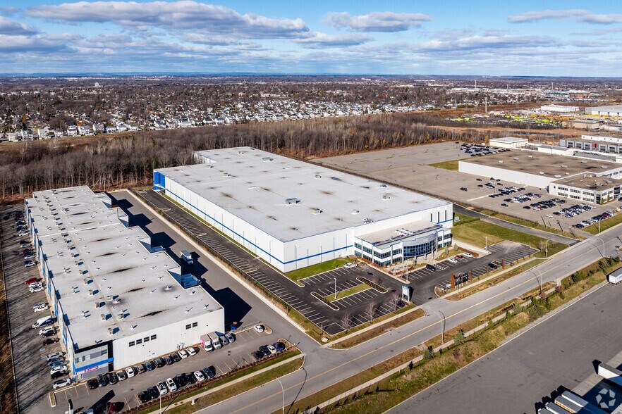 More Photos Of 4915 Rue Louis B Mayer, Laval Warehouse For Lease