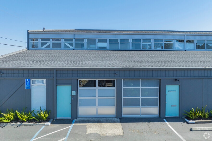 More Photos Of 200 Gate Five Rd, Sausalito Light Manufacturing For Lease