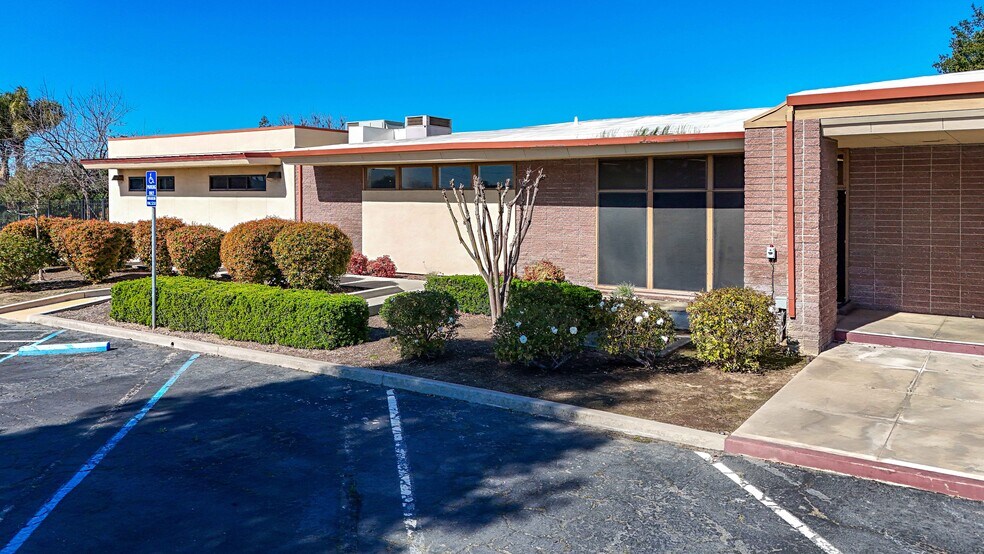 More Photos Of 971 E Broadway Ave, Atwater Office For Lease