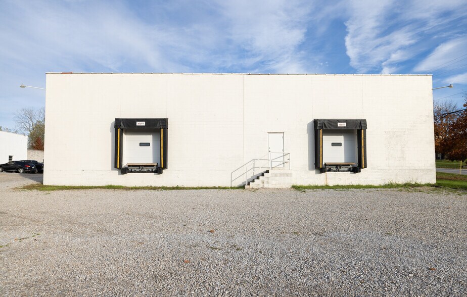 More Photos Of 65 Carmen Rd, Tallmadge Warehouse For Lease