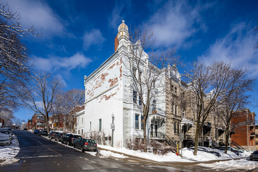 Primary Photo Of 37-39 Av Chesterfield, Westmount Multifamily For Sale