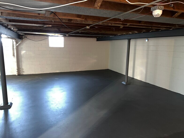 More Photos Of 704 E 9th St, Lockport Medical For Sale