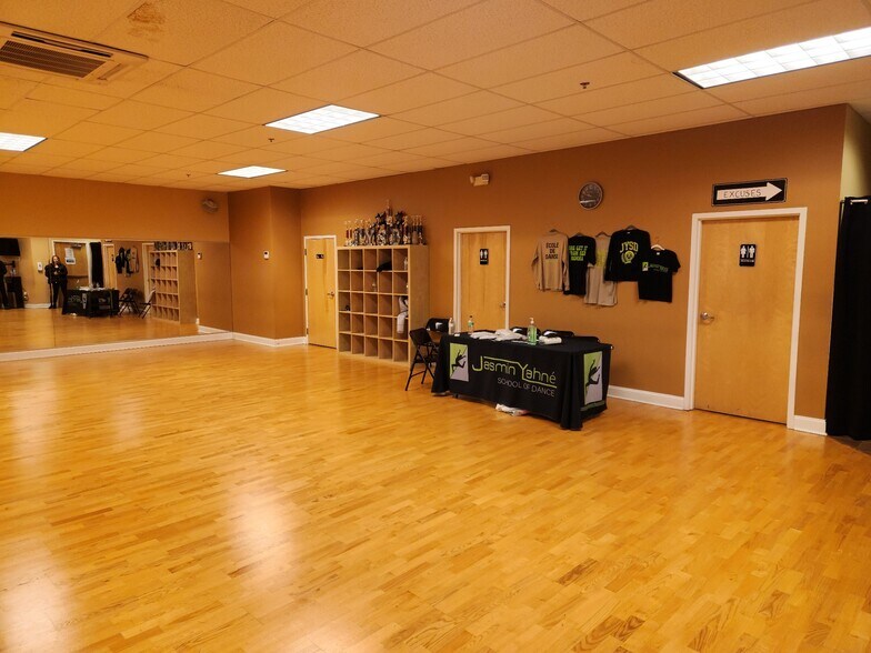 More Photos Of 2755 Philmont Ave, Huntingdon Valley Medical For Lease