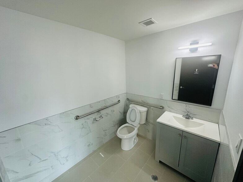 More Photos Of 3908 29th St, Long Island City Loft Creative Space For Lease