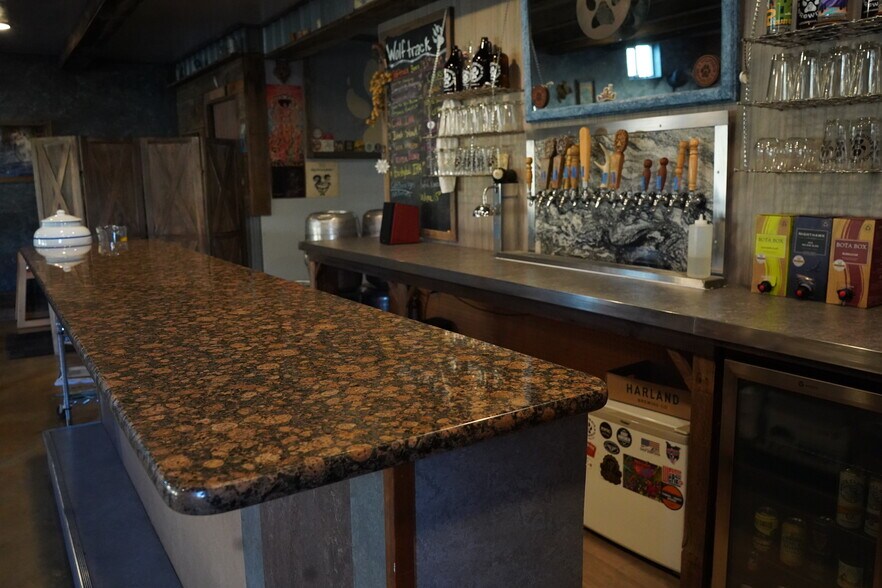 More Photos Of 505 King st, Cottonwood General Retail For Sale