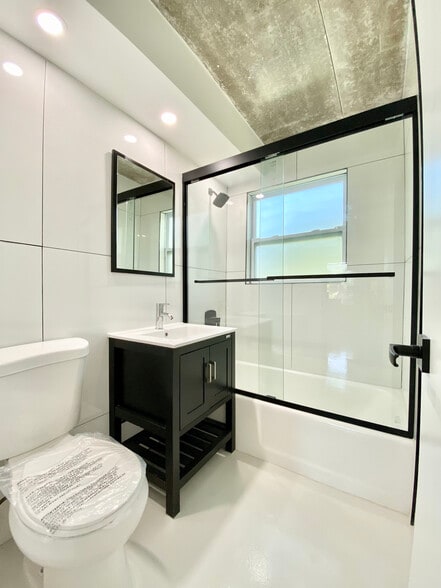More Photos Of 618 6th St, West Palm Beach Apartments For Sale