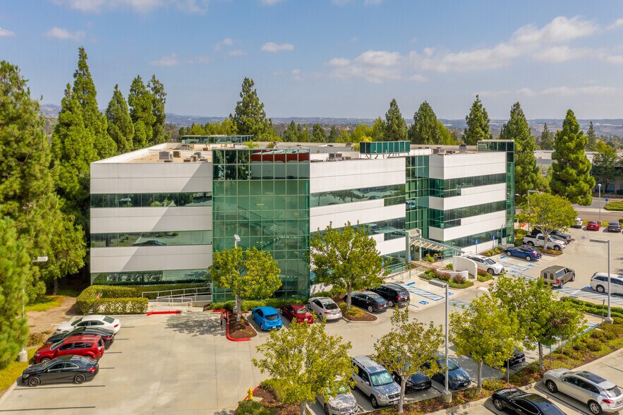 More Photos Of 12396 World Trade Dr, San Diego Medical For Lease