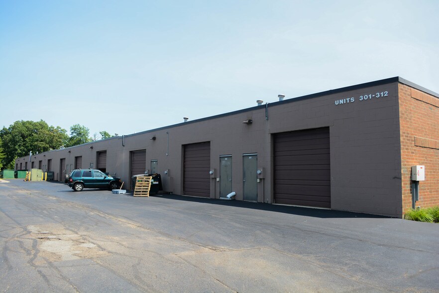 More Photos Of 1000 Brown St, Wauconda Warehouse For Sale