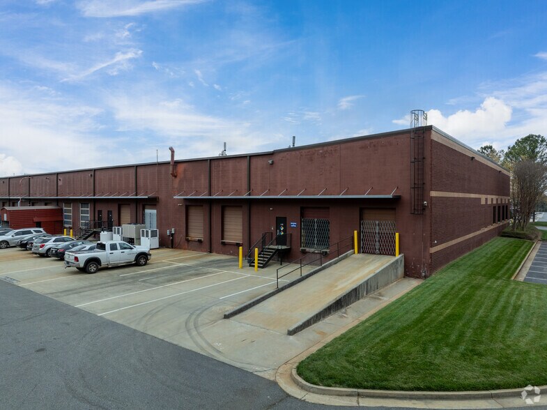 More Photos Of 1095 Windward Ridge Pky, Alpharetta Distribution For Lease