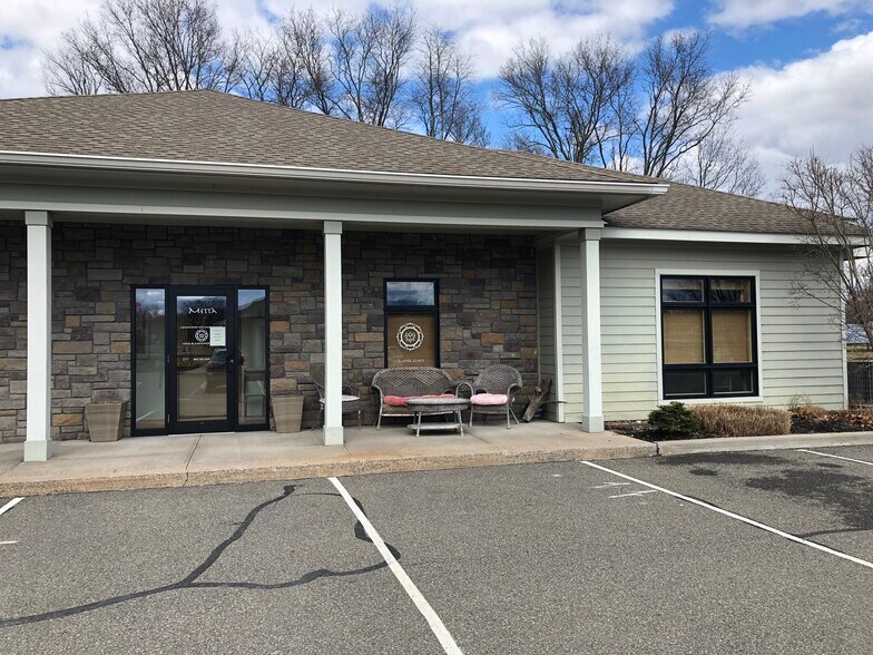 More Photos Of 17 Glen Pond Dr, Red Hook Medical For Lease