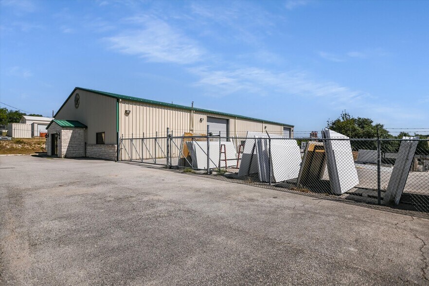 More Photos Of 22108 Odell Fairway Trl, Spicewood Industrial For Sale