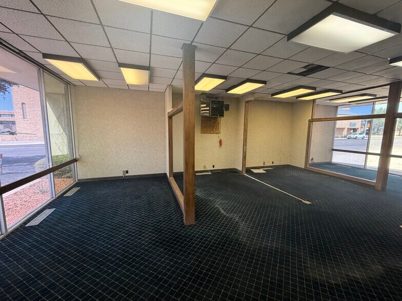 More Photos Of 132 W 7th St, Odessa Specialty For Lease