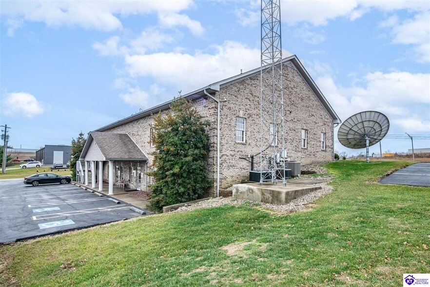 More Photos Of 2608 Ring Rd, Elizabethtown Office For Sale
