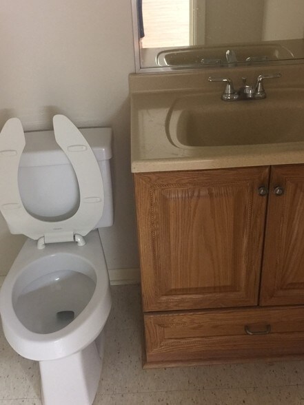 More Photos Of 2600 NASA Rd 1, Seabrook Loft Creative Space For Sale