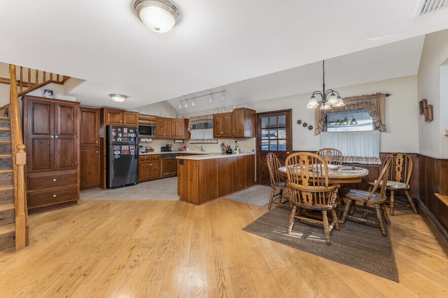 More Photos Of 5 Larison Ln, Ringoes Storefront Retail Office For Sale