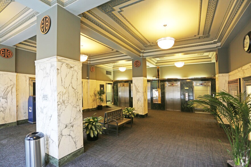 More Photos Of 501-505 5th Ave, Des Moines Office For Lease