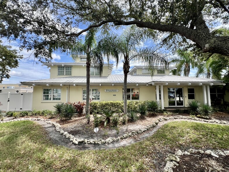 Primary Photo Of 525 8th St W, Bradenton Office For Lease