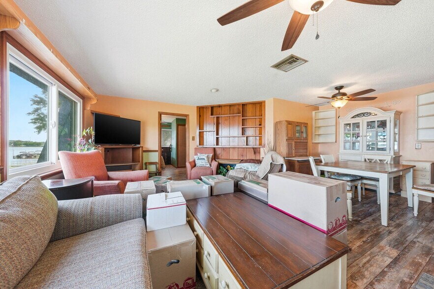 More Photos Of 400 Lakeshore Dr, Eustis Specialty For Sale