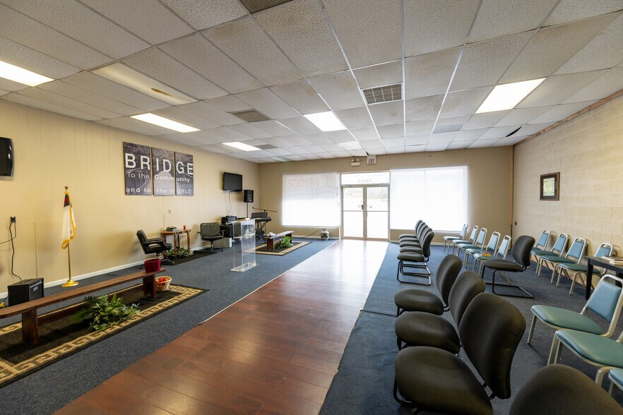 More Photos Of 20310 Main St E, Huntingdon Storefront For Sale