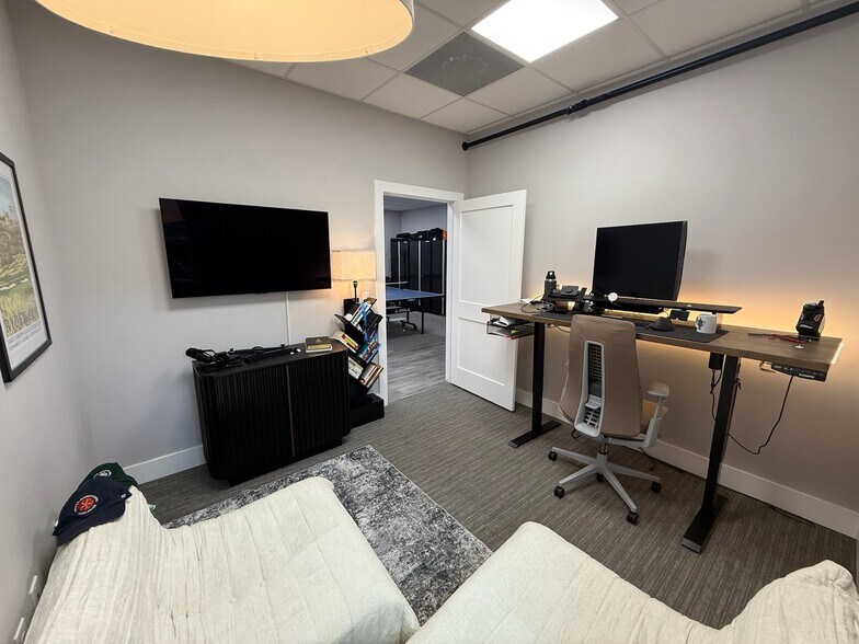 More Photos Of 2856-2868 University Pky, Sarasota Medical For Lease