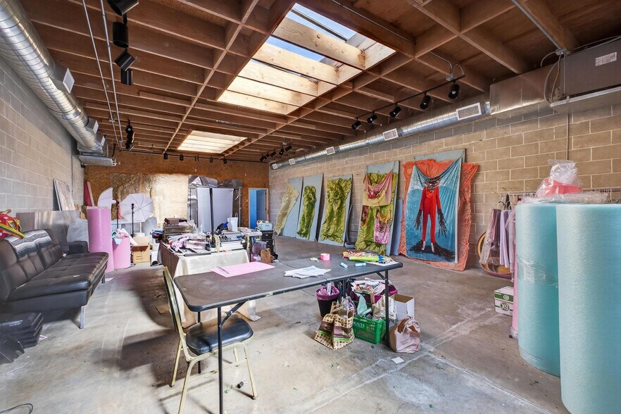 More Photos Of 5010 E Olympic Blvd, Los Angeles Warehouse For Sale