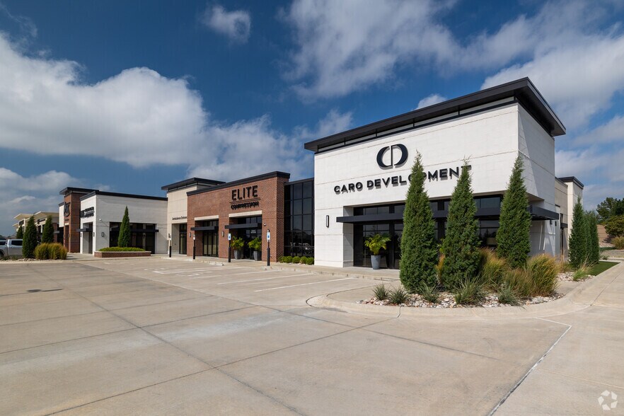 More Photos Of 10346 E Stonegate Ln, Wichita Storefront Retail Office For Lease