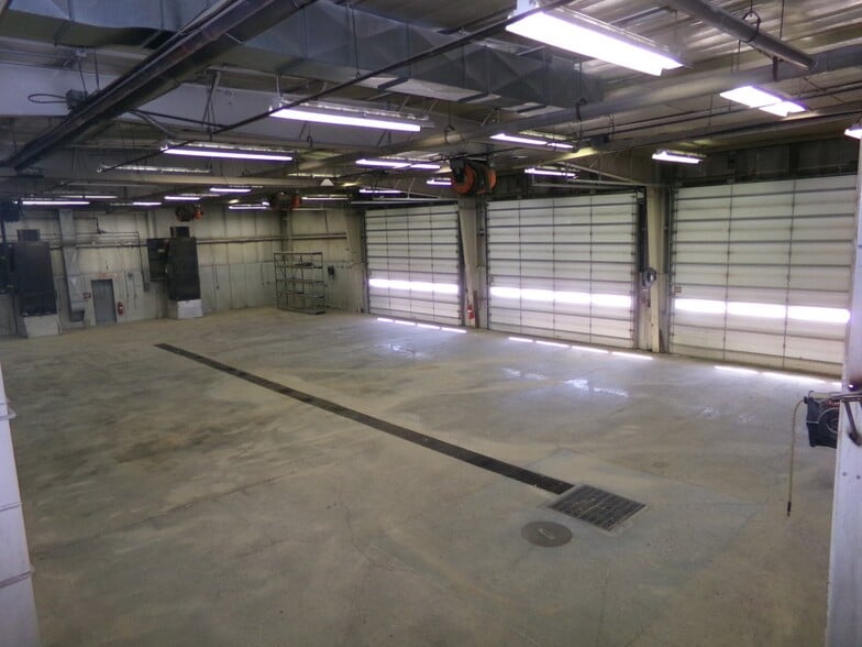 More Photos Of 1616 W 2nd St, Rock Springs Industrial For Lease
