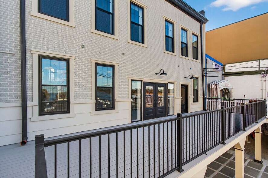 More Photos Of 25 W Front St, Keyport Bank For Lease