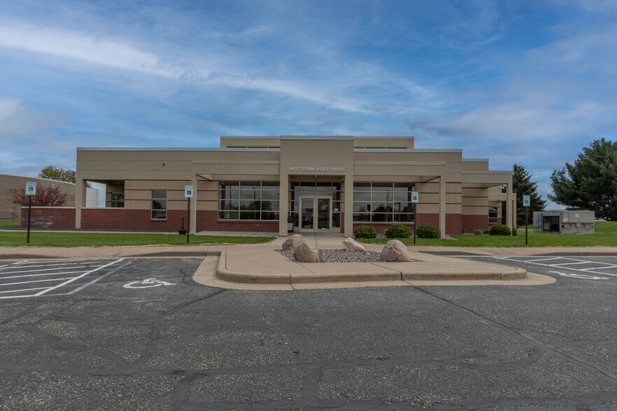 More Photos Of 401 Technology Dr E, Menomonie Office For Sale