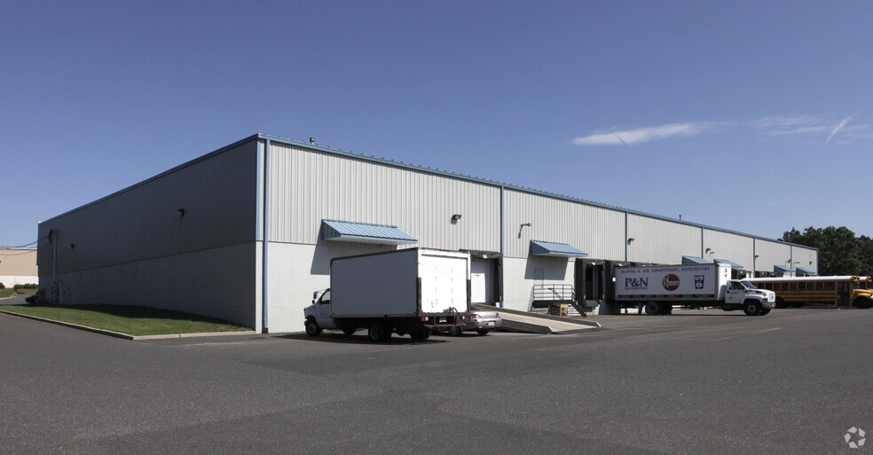 More Photos Of 125 Kenyon Dr, Lakewood Light Distribution For Lease