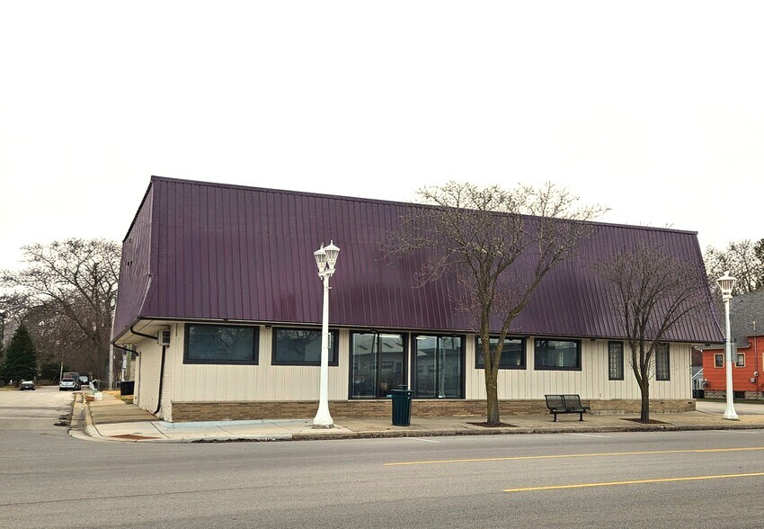 More Photos Of 408 Columbus Ave, Bay City Freestanding For Sale