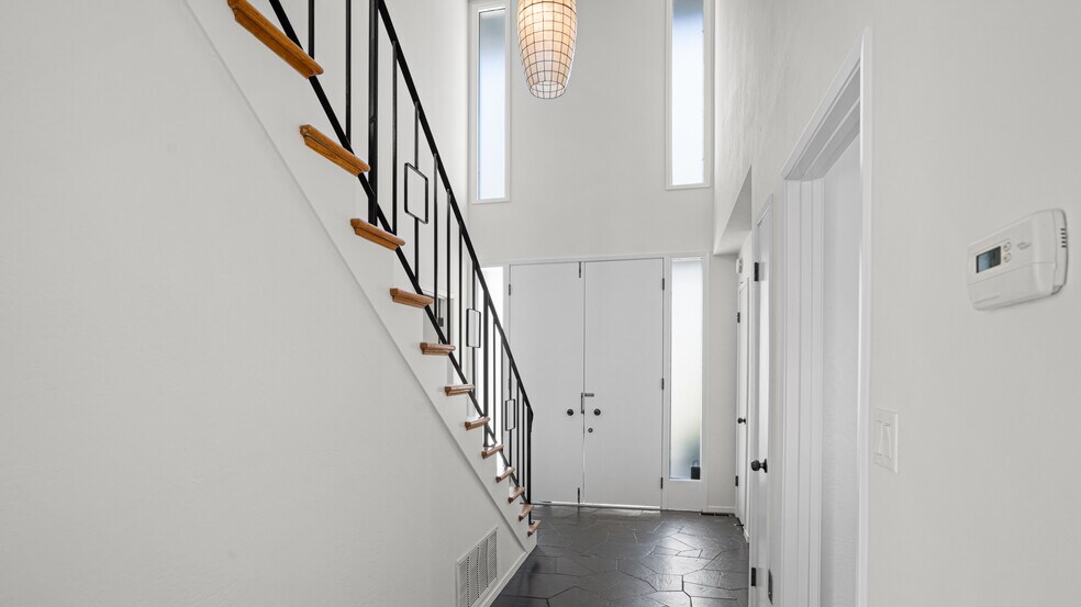 More Photos Of 151-153 Upper Via Casitas, Greenbrae Apartments For Sale